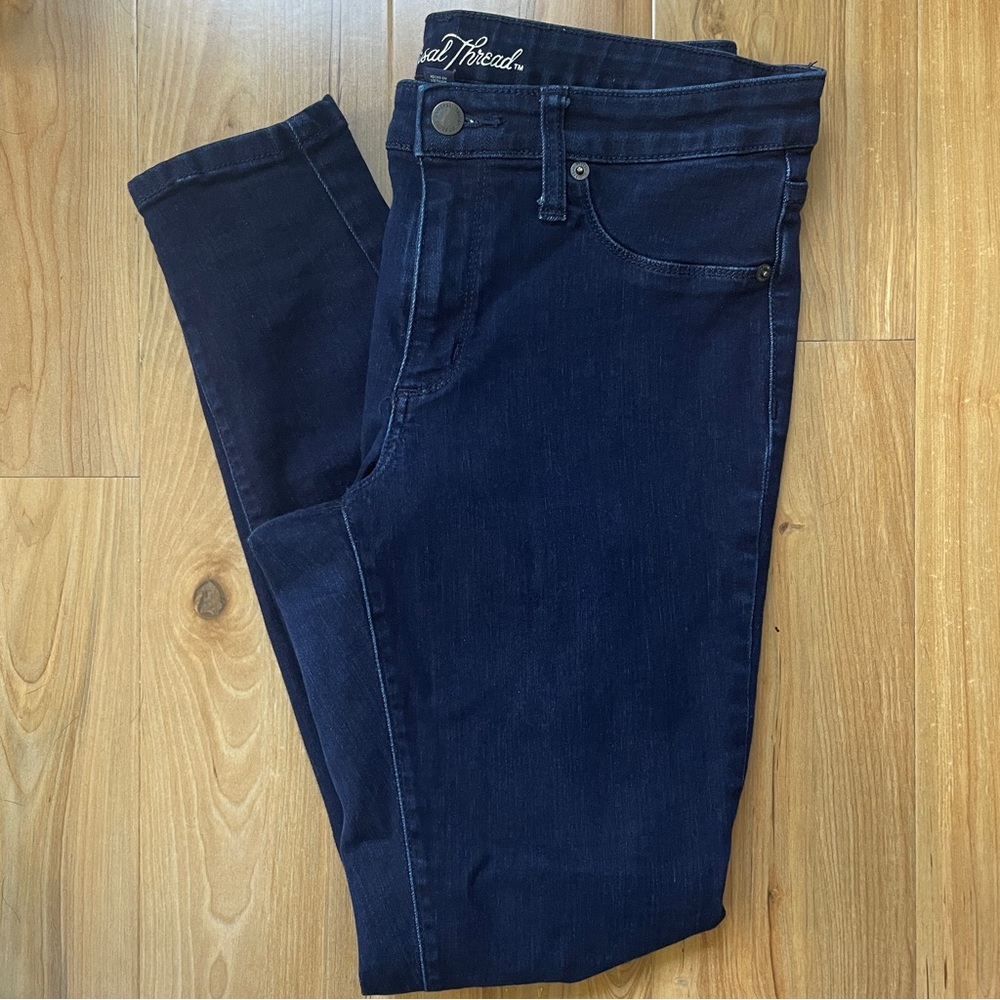 Universal Thread Women's Dark Blue Skinny Jeans